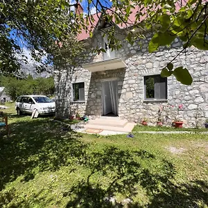 Bujtina Milani Albanien