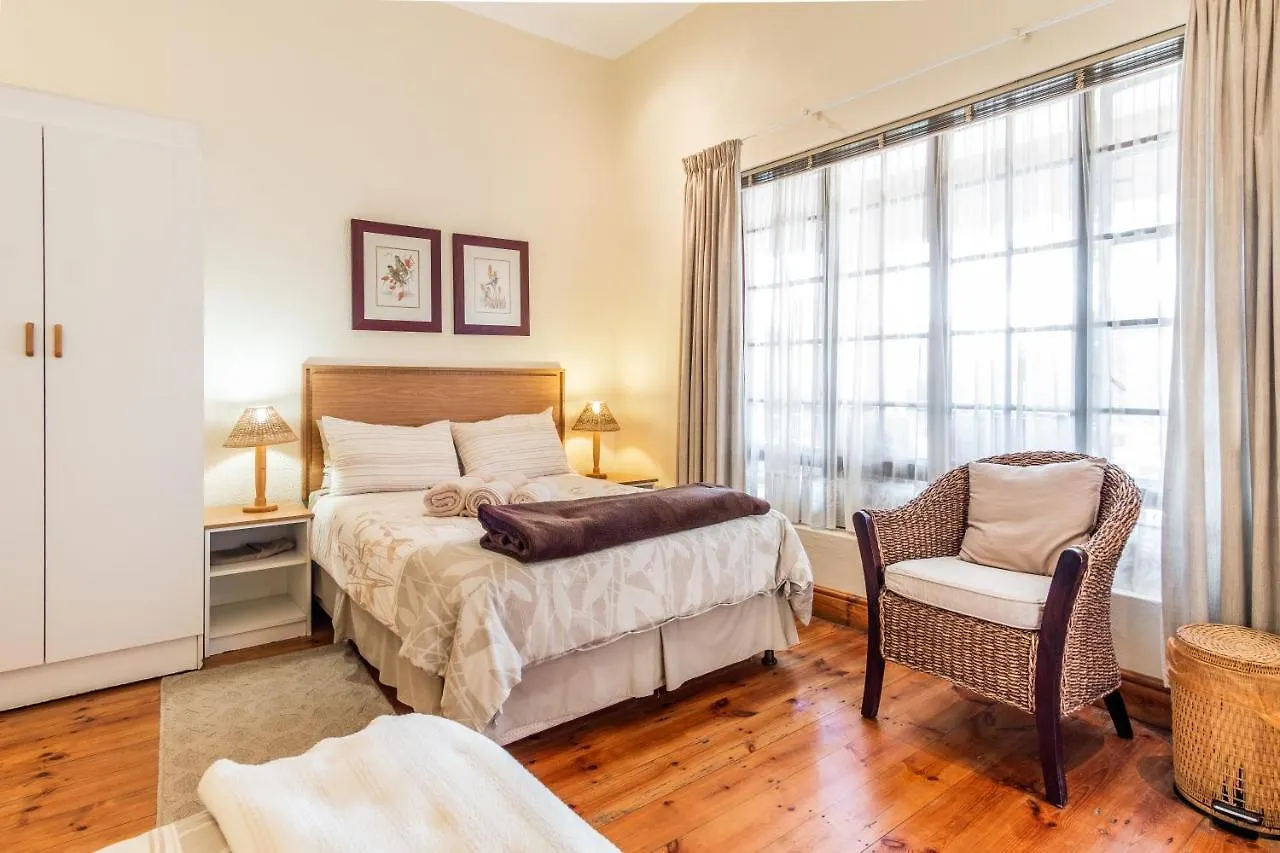 Treetops Guesthouse Port Elizabeth Bed & Breakfast
